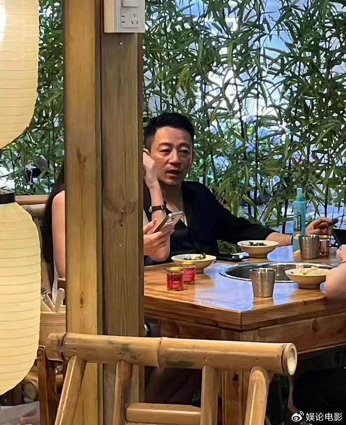 汪小菲懒理被前妻再告，和未婚妻享受生活，吃火锅抽雪茄一起购物 - 4