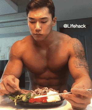 肌肉男直播吃健身餐，网友却全程看肉.... - 3