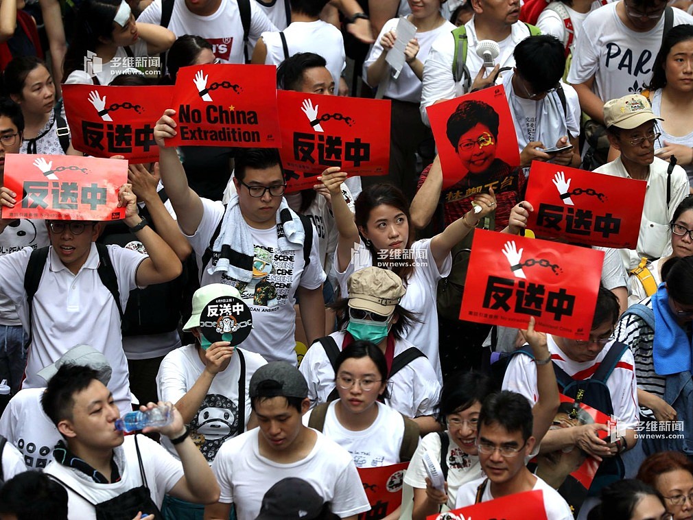 香港修例示威出现暴力冲突 特朗普沉寂多日后首度发声（图） - 1