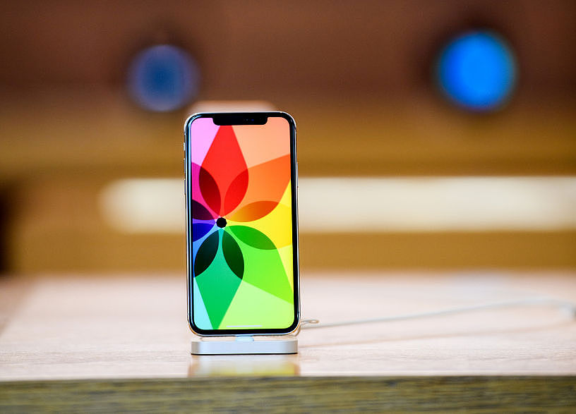 89074588 - strasbourg, france - nov 3, 2017: latest apple iphone x goes on sale in apple store worldwide - super retina oled display with demonstration effects