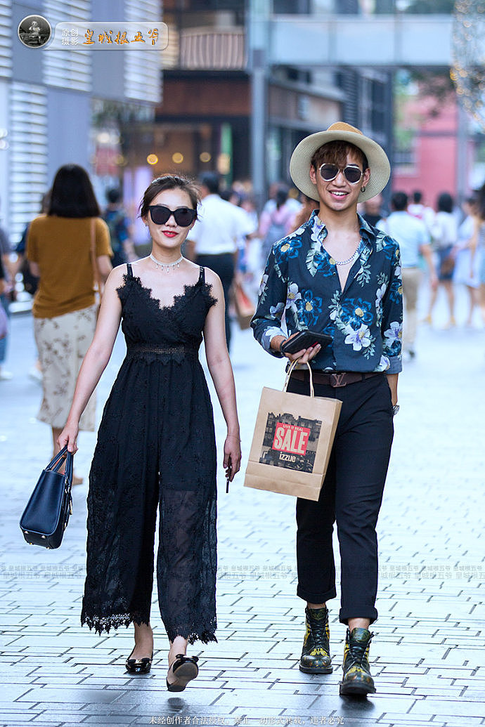 北京街拍：时髦潮流街拍美女，来三里屯让你感受什么是时尚！
