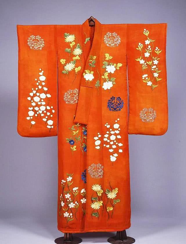 穿“和服”进武大赏樱花起冲突 传统服饰文化知识需要普及 - 3