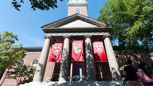 哈佛“逆向种族歧视”争议再起，留学生们还会再申这样的藤校吗 - 1