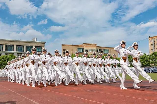 我爱海军，我爱祖国！