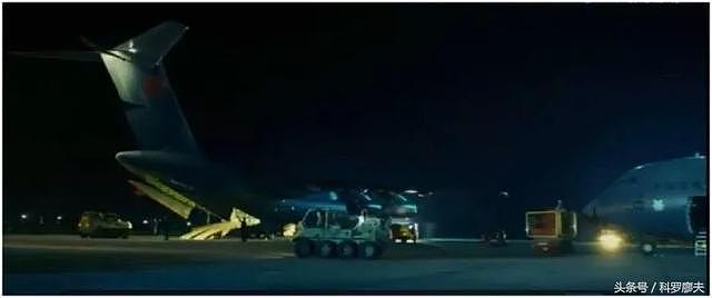 这部空战巨片却展示了大批陆军武器：上天入地无所不能！