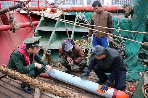 江苏渔民捞起的“鱼雷”恐另有玄机，外形尺寸酷似美国水下机器人