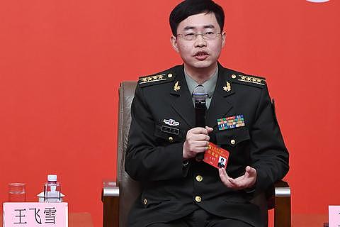 中国共产党十九大军队代表接受集体采访