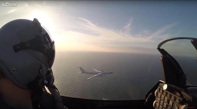 够猛：丹麦空军公开F-16AM近距拦截图-95战略大轰画面