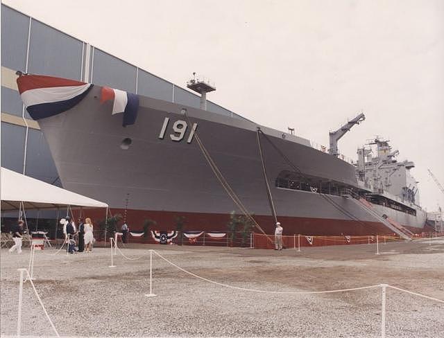 美国海军究竟有多任性，两艘四万吨补给舰说不要就不要