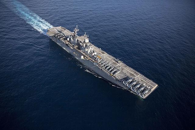 超级强国救灾直接上舰队：美军9艘战舰执行史上最大援助行动