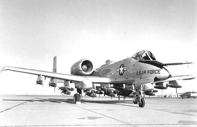 A-10攻击机被称坦克开罐器 最为依仗的机炮却曾让它饱受困扰