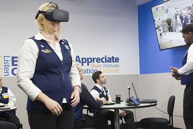 是时候让 VR 干点正事了，比如说帮企业培训员工