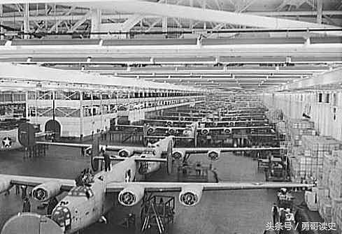 二战时美国工业生产能力有多可怕？最疯狂时一周造一艘航母