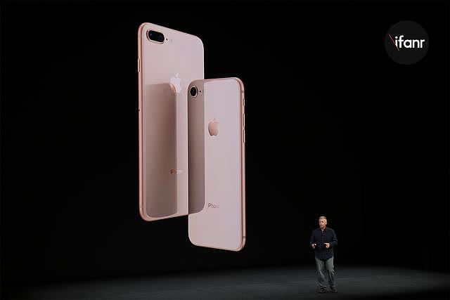 iPhone8起售价 5888 元：双面玻璃、无线充电，还有其余两大更新
