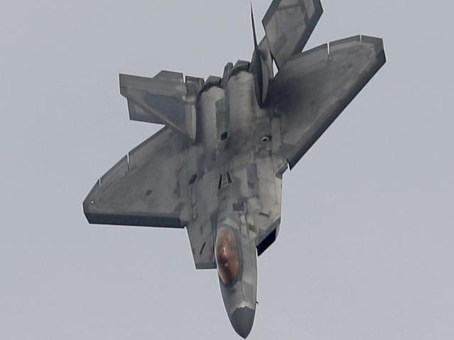 F-22战机在韩开弹仓试飞 美韩军演同时在外海进行