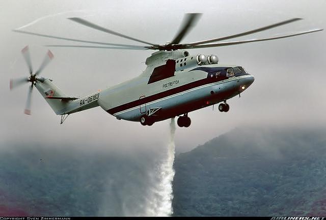 该机绰号为牛，俄罗斯稀奇古怪的米-26重型直升机改型