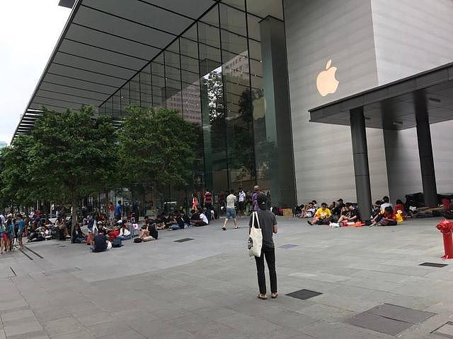 iPhone X卖不动，黄牛叫苦不已：我走过最长的路就是苹果的套路