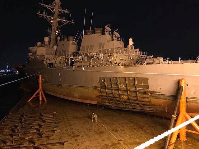 中国货接了个美军大活：国产大船运美军受创战舰去日本
