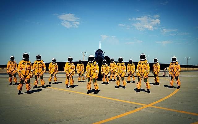 美国空军最擅长自我包装 宣传照拍的好像外星人入侵