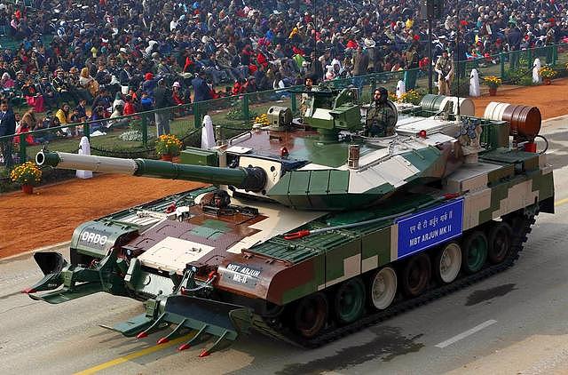 坦克竞赛印度T-90双双趴窝，印度网友却不敢叫嚣换“阿琼”？