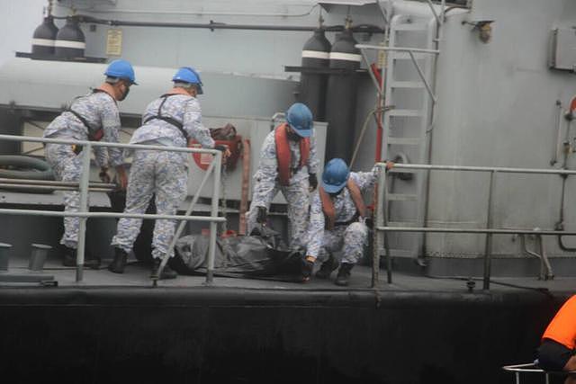 搜救工作闹乌龙 大马海军发现并移交美军遗体并非失踪美军舰舰员