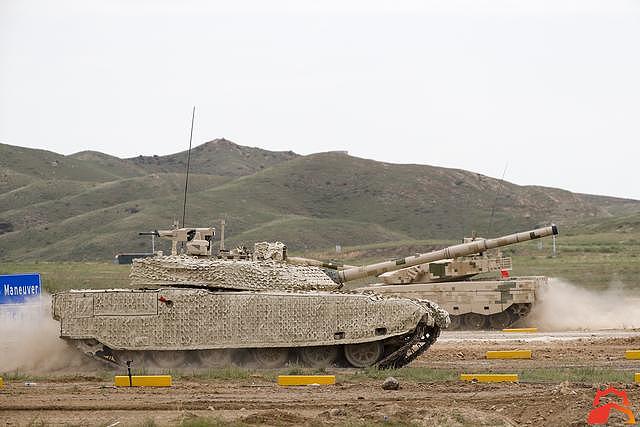 中国最强外贸坦克：“装甲与反装甲日”VT-4出镜