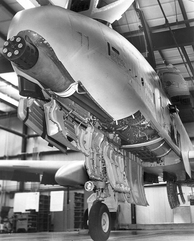 美国空军疣猪的利齿，说一说GAU-8复仇者机炮的一些惊人事实