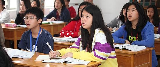 英媒：华裔学生考试成绩“完爆”其他族裔 - 1