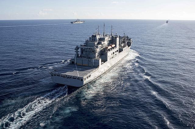 超级强国救灾直接上舰队：美军9艘战舰执行史上最大援助行动