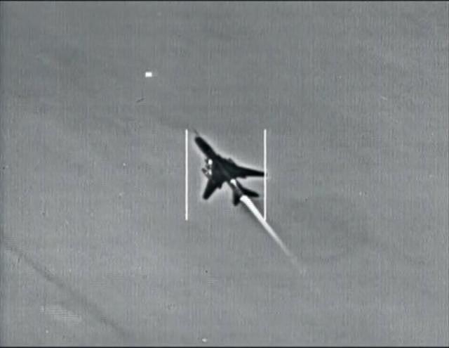 美军公开战机击落叙军苏-22画面 瞄准吊舱拍下全程