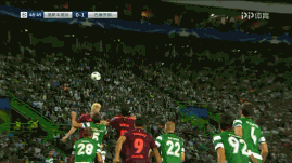 欧冠-巴萨1-0客胜葡萄牙体育，苏亚雷斯造乌龙梅西里程碑