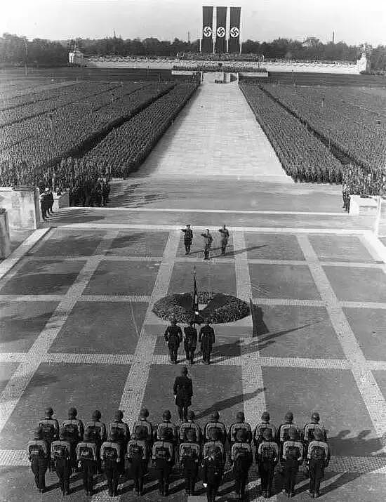 战争魔鬼希特勒，在敦刻尔克为什么给英法联军十天的撤退时间？