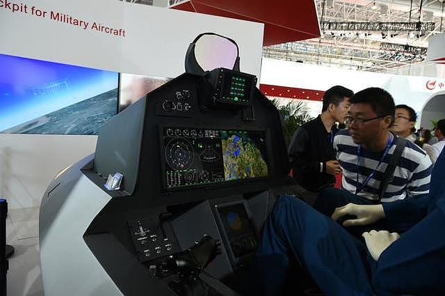 美媒称20年后F-22仍是空中霸主，中国一女星微博立刻实力打脸