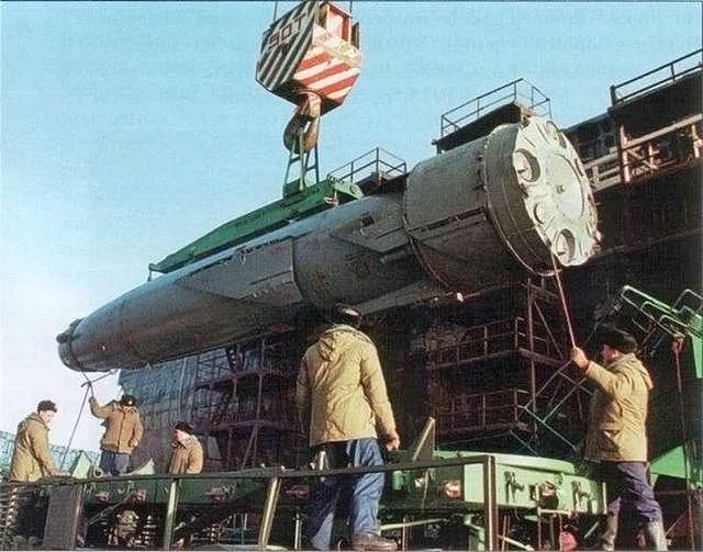 恐怖的花岗岩反舰导弹，苏联抗衡美国强大航母的致命武器