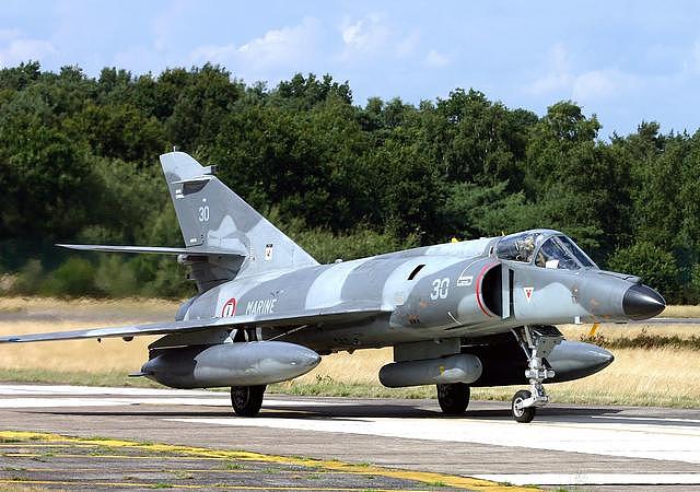 阿根廷欲购买法国退役超军旗战机 竟遭到国内空军集体反对