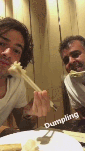 帕托晒视频：好玩不过筷子！好吃不过饺子！