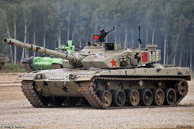 美国帮台装甲部队M60坦克升级120毫米炮，和99坦克比还差N条街！