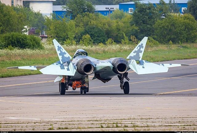 俄罗斯苏-57战机奋起直追 挂一特殊装备证明其战斗力