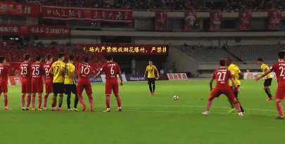 半场：刘健头球建功阿兰劲射被挡，上港0-1恒大