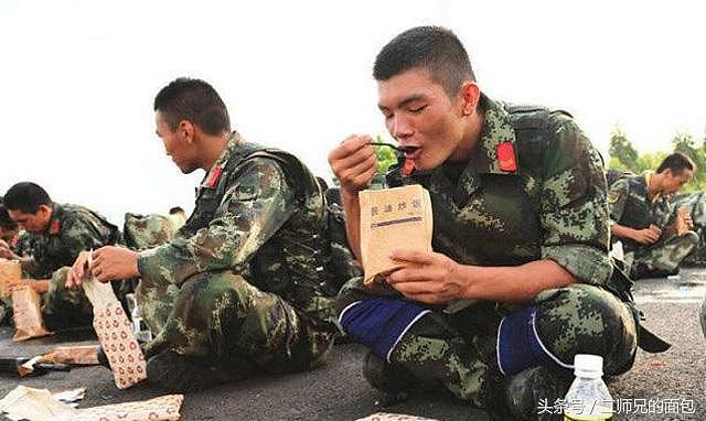告别大锅饭和速食面，中国野战军伙食终于赶上美苏