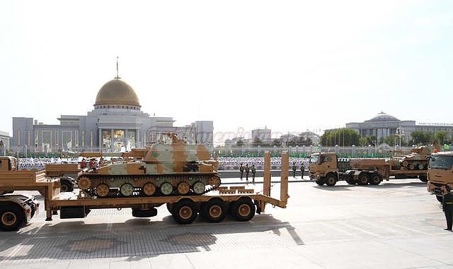 中国FM90导弹亮相：土库曼斯坦阅兵几乎全是外购武器