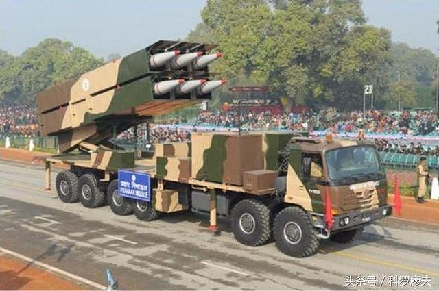 印巴激烈争夺两种全球最短腿导弹：中国笑笑说我们有火箭炮！