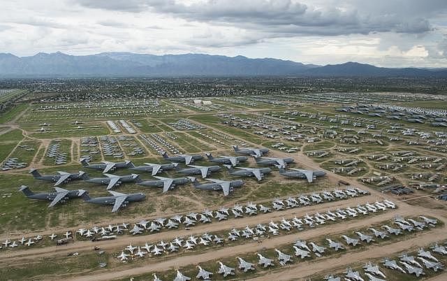 密集恐惧症犯了 美第309航空维护中心封存的各种战机