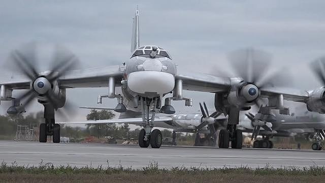 俄空天军再次出动战略轰炸机 飞行近七千公里赴叙打击恐怖分子