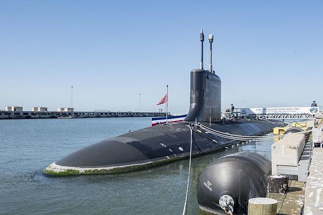 美海军第14艘弗吉尼亚级核潜艇“华盛顿”号正式服役
