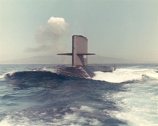 美国唯一的水滴形常规动力攻击潜艇，却在训练时惨遭大火烧毁