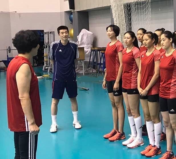 金延璟不在，韩国队更菜了！中国女排3-0索性砍瓜切菜