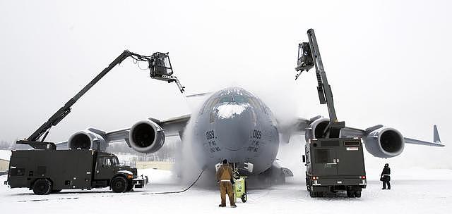 F-35A进驻阿拉斯加 进行极寒试验同时威慑俄罗斯？
