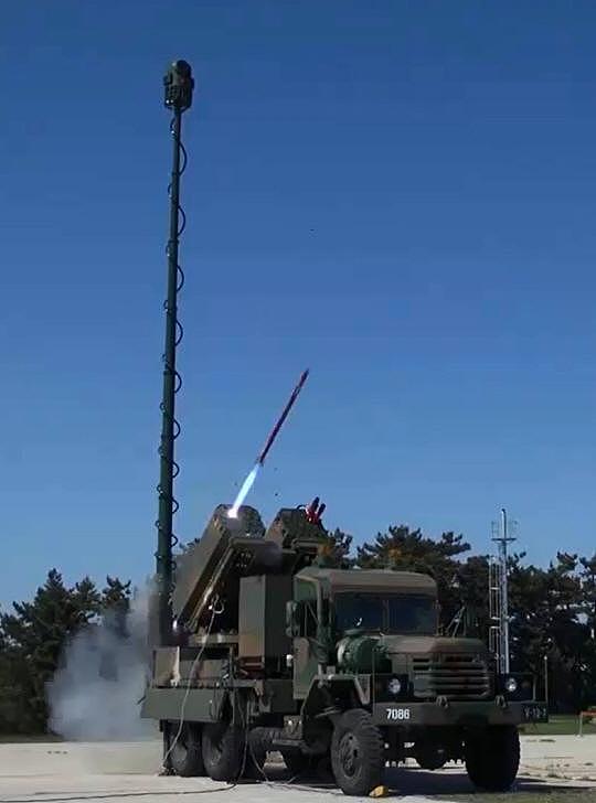 韩国推出70毫米多管火箭炮，射程仅6公里专打气垫船