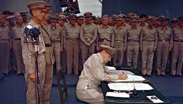 将军怕死，率领8万美军投降日本，回国后，却成为美国国家英雄